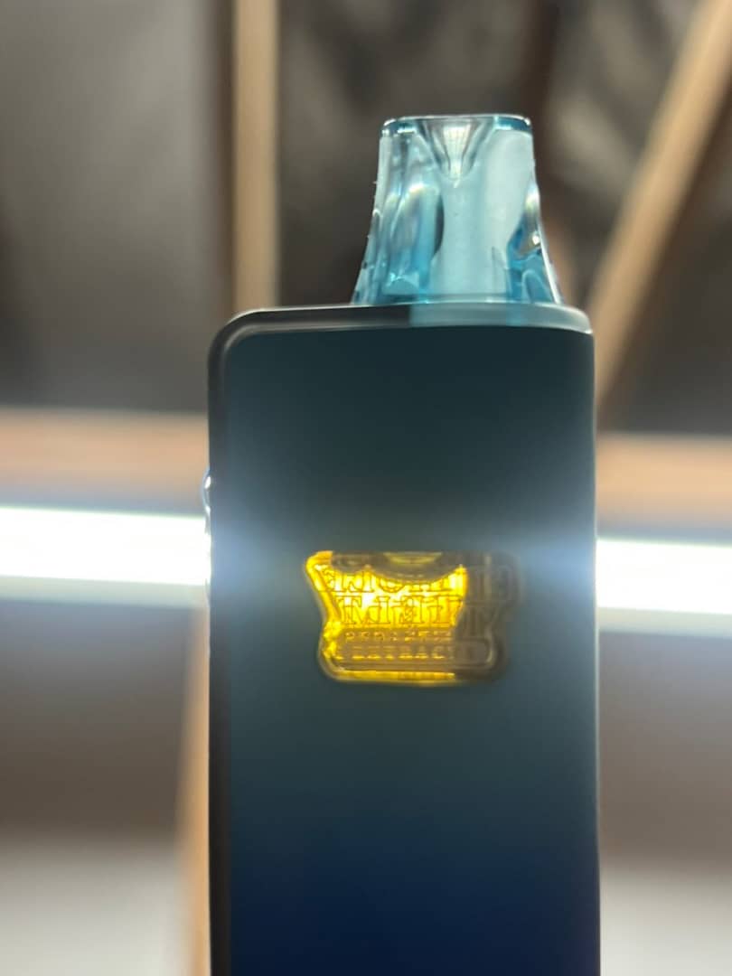 WhatsApp Image 2026-03-30 at 12.35.53 PM (1) whole melt extracts x the candy shop edition 2g disposable